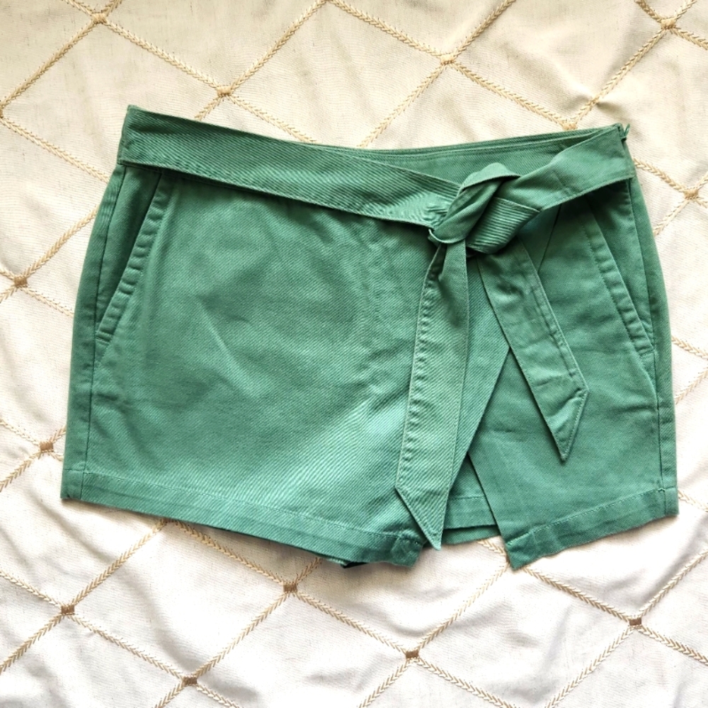 Vineyard Vines Green Performance‎ Skort Whale Logo Size 6 EUC